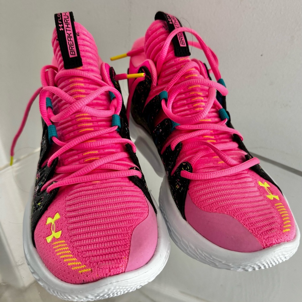 Under Armour Flow Breakthrough UAA Pink Basketball Shoes Women’s size 8.5